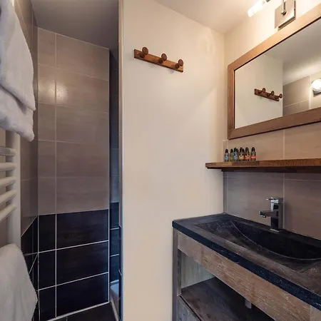 Cozy Chalet With Sauna Use * Huez